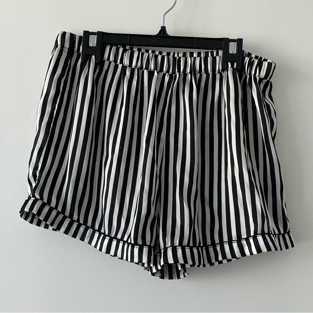 Pretty Little Thing Striped Satin PJ Shorts - size US 8